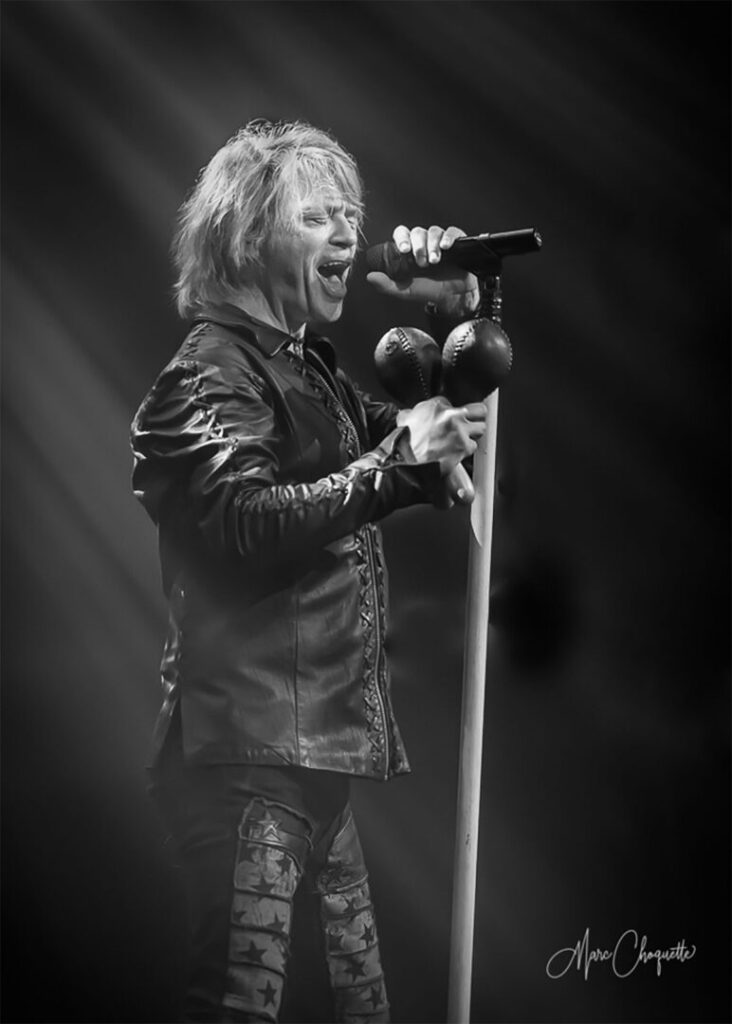 Chanteur de Bon Jovi Xperience, photo noir et blanc
