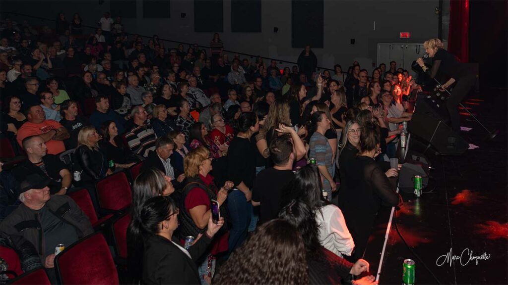 Spectacle de Marjo à la Salle Kingsey