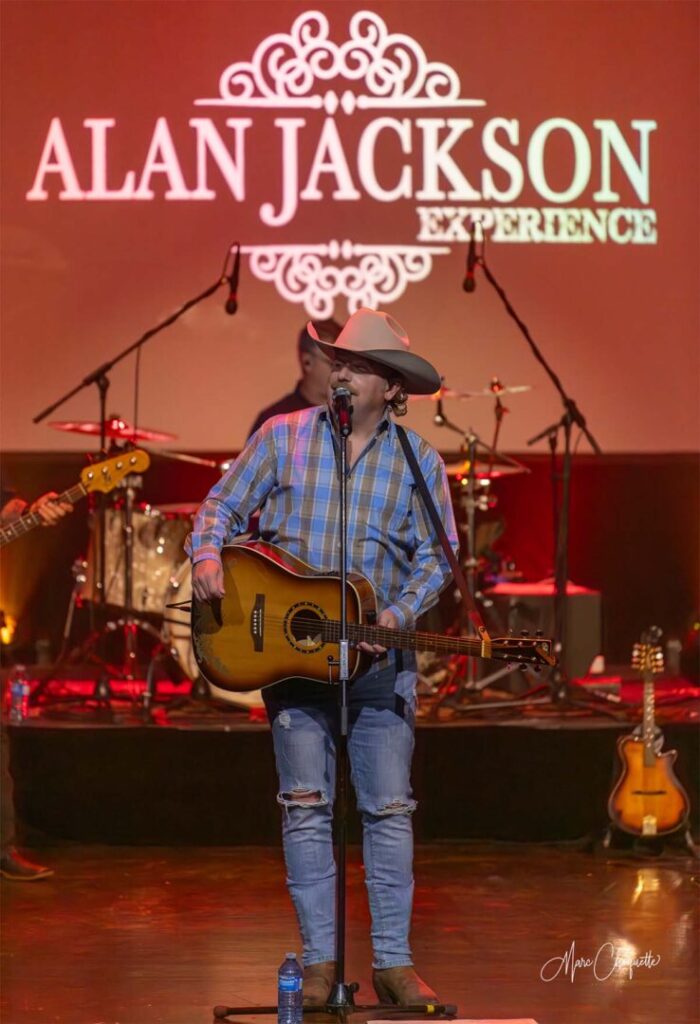 Spectacle d'Alan Jackson Experience à la Salle Kingsey