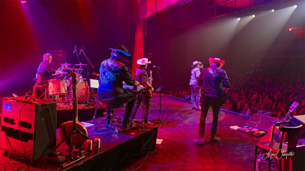 Spectacle d'Alan Jackson Experience à la Salle Kingsey