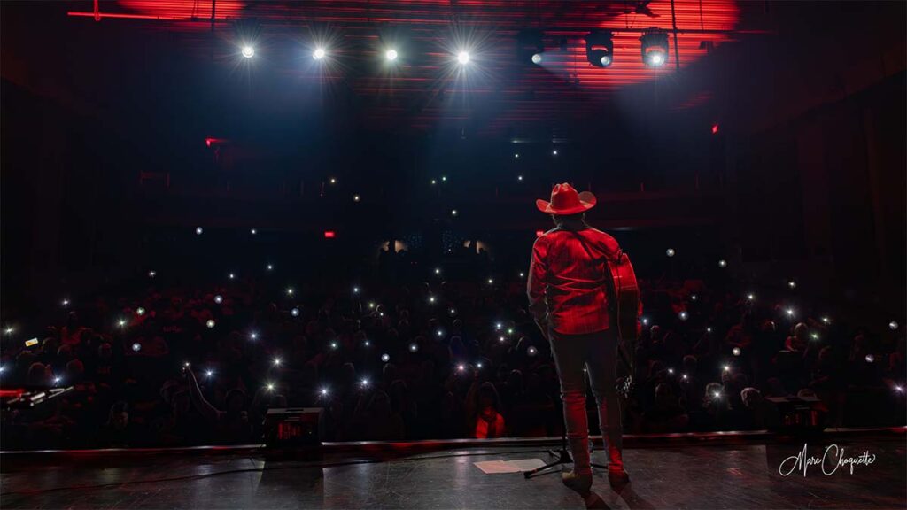 Spectacle d'Alan Jackson Experience à la Salle Kingsey