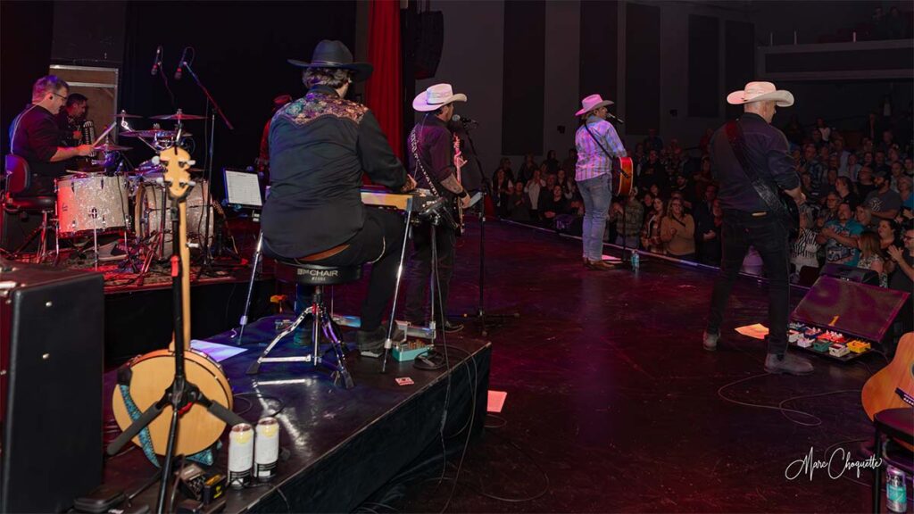 Spectacle d'Alan Jackson Experience à la Salle Kingsey