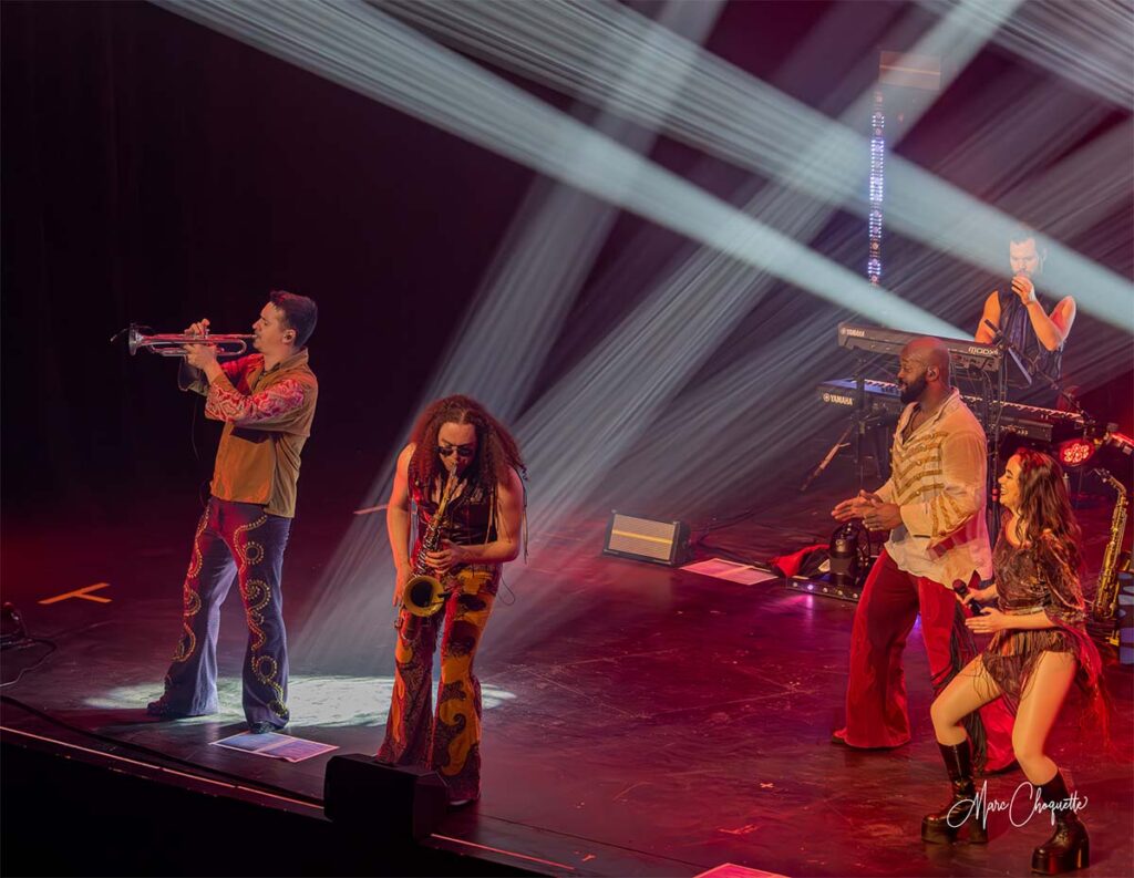 Spectacle de Boogie Wonder Band à la Salle Kingsey