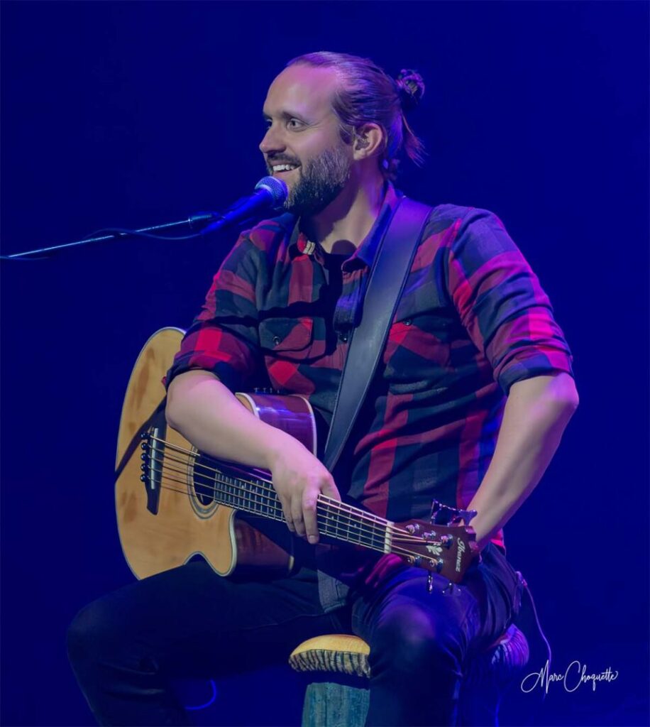 Spectacle de Guitar Story à la Salle Kingsey