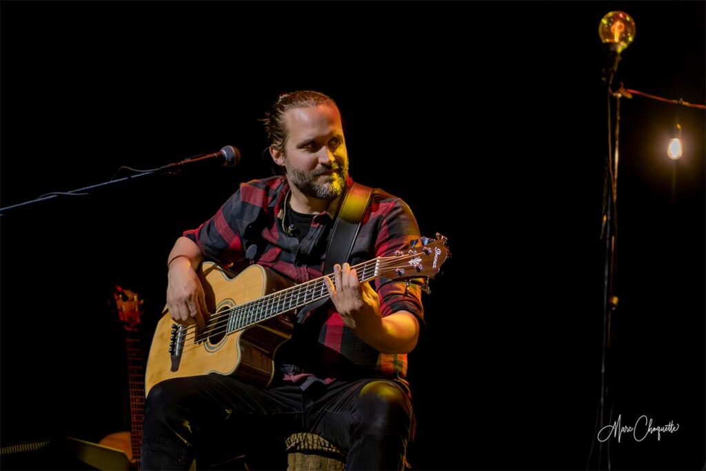 Spectacle de Guitar Story à la Salle Kingsey