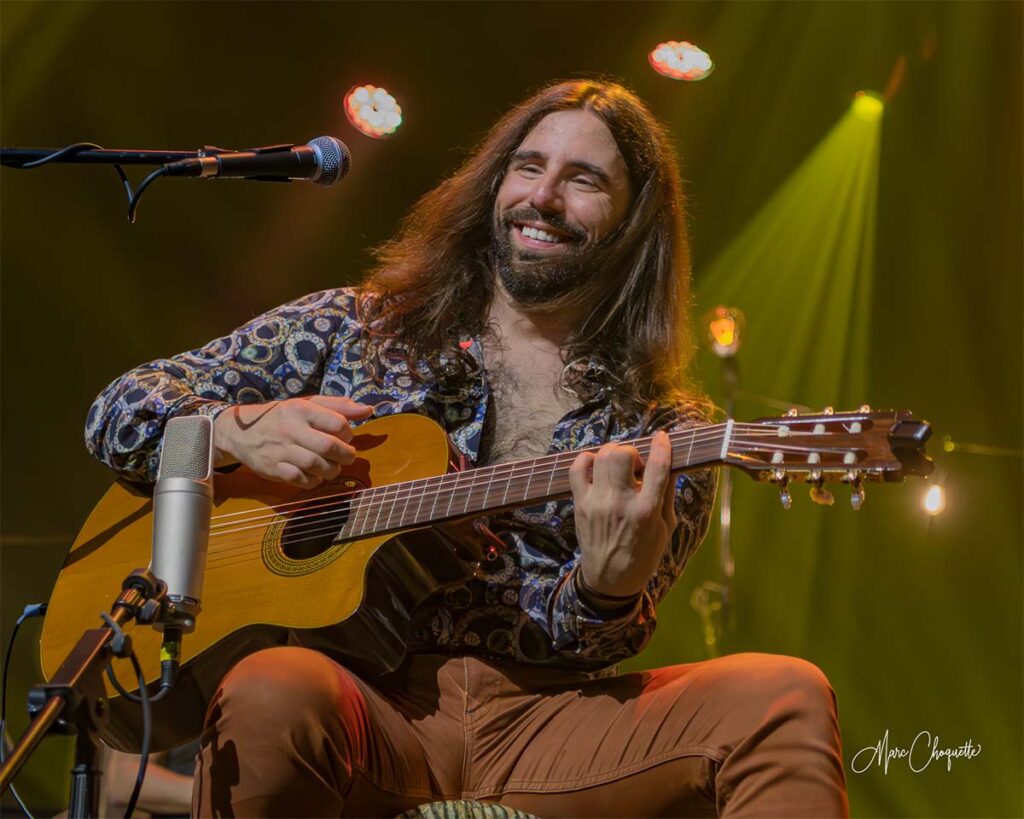 Spectacle de Guitar Story à la Salle Kingsey