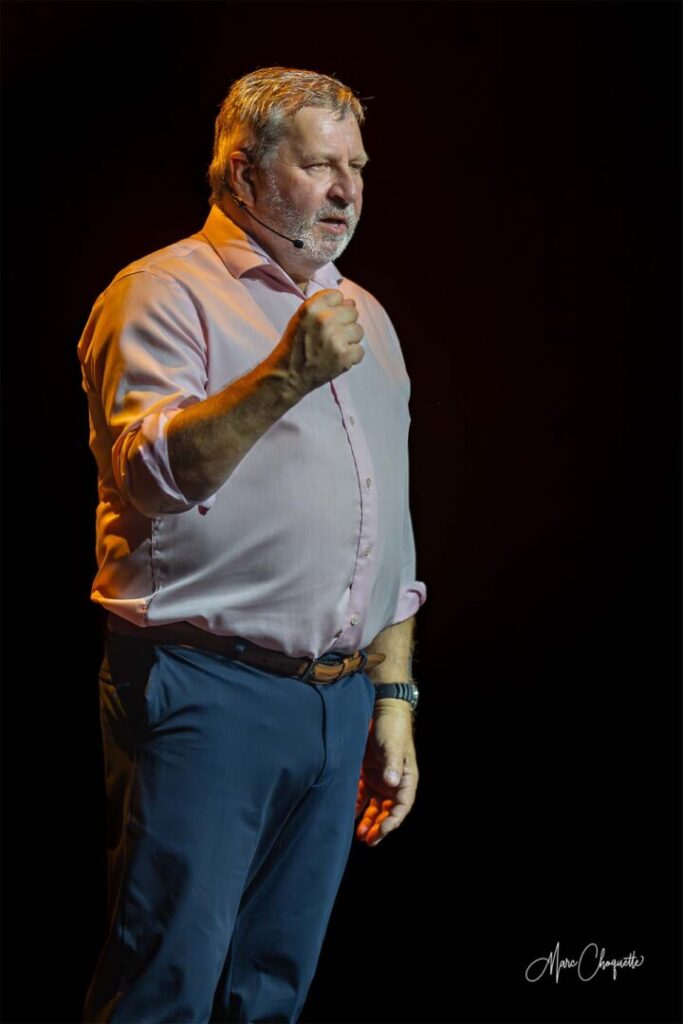 Spectacle de Mario Jean à la Salle Kingsey