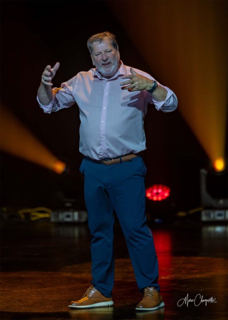 Spectacle de Mario Jean à la Salle Kingsey