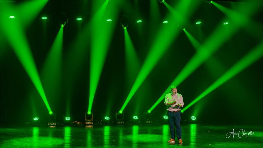 Spectacle de Mario Jean à la Salle Kingsey