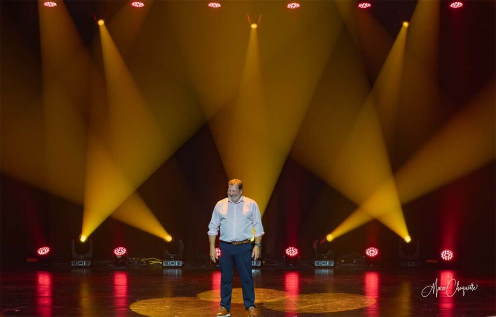 Spectacle de Mario Jean à la Salle Kingsey