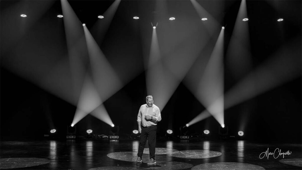 Spectacle de Mario Jean à la Salle Kingsey