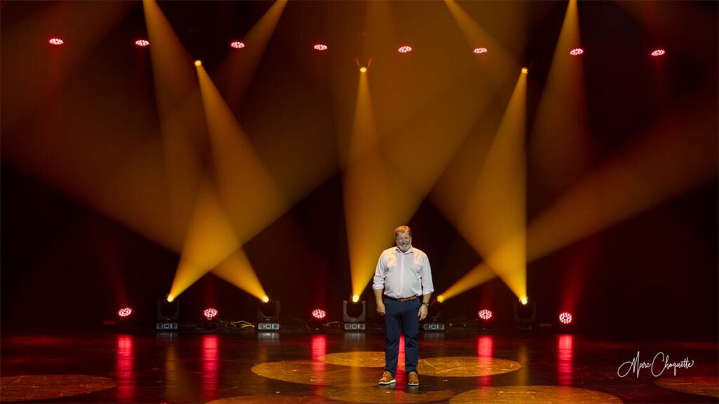 Spectacle de Mario Jean à la Salle Kingsey