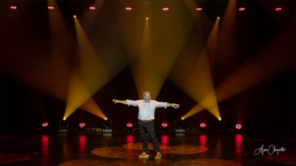Spectacle de Mario Jean à la Salle Kingsey