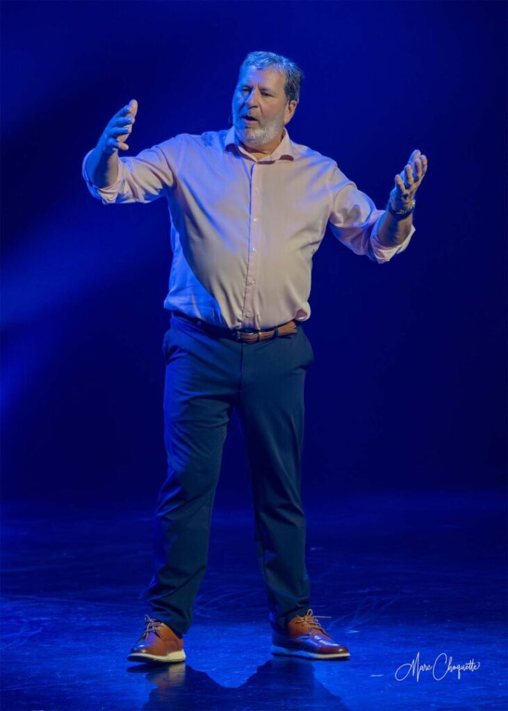 Spectacle de Mario Jean à la Salle Kingsey