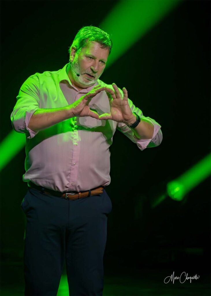 Spectacle de Mario Jean à la Salle Kingsey